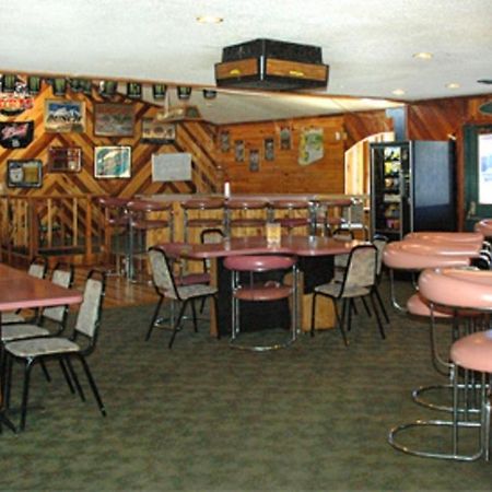 Zellar'S Village Inn Newberry Zewnętrze zdjęcie