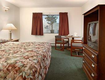 Zellar'S Village Inn Newberry Zewnętrze zdjęcie